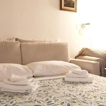 Cozy Apartment Near Train Station Florencia Exterior foto
