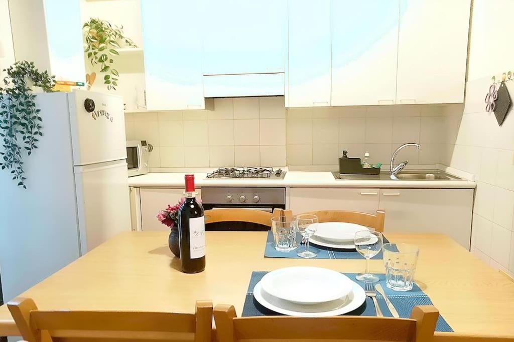 Cozy Apartment Near Train Station Florencia Exterior foto